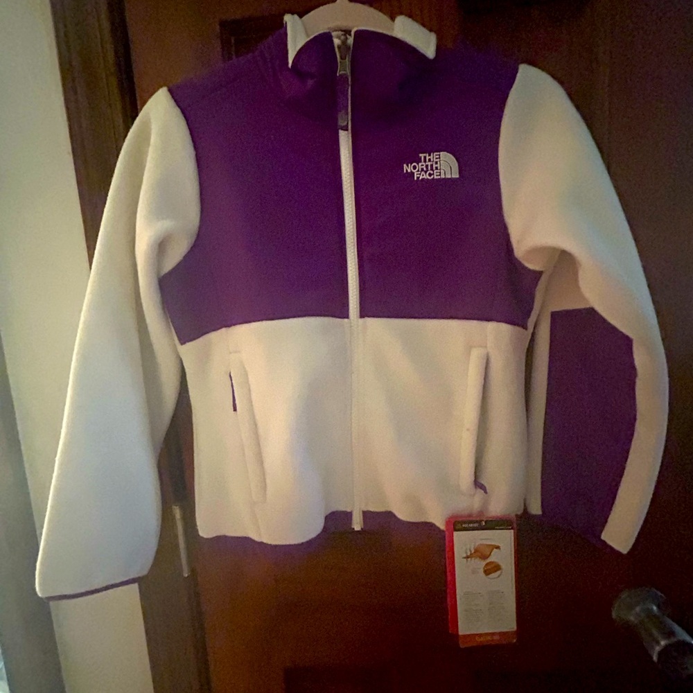 NWT Purple/White. Girls size 7/8.  Smoke free home.